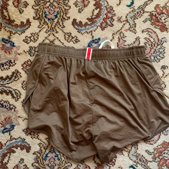 Tracksmith Running Mens Split Shorts - Picture 4 of 5